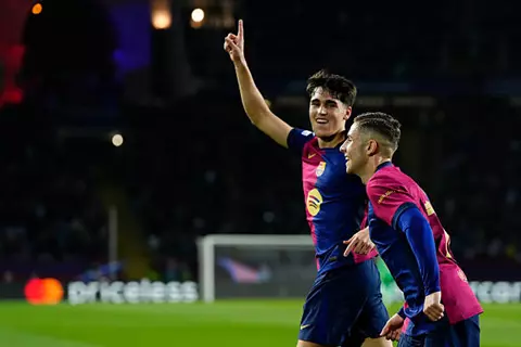 برشلونة ضد دورتموند.. باو كوبارسي يكتب رقما قياسيا في دوري أبطال أوروبا